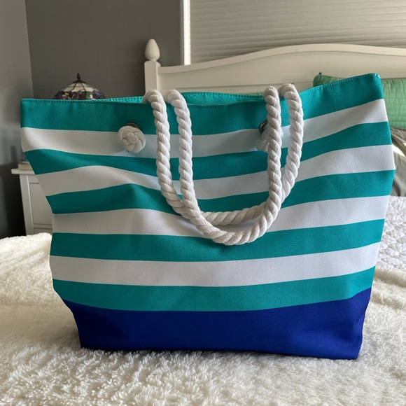 Victoria’s caret beach tote bag - Picture 1 of 4